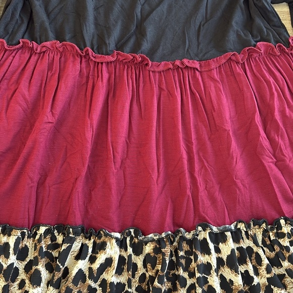 Women’s Long Sleeve Color Block Tunic Blouse – Size L – Black, Red, Leopard Prin - Picture 4 of 9
